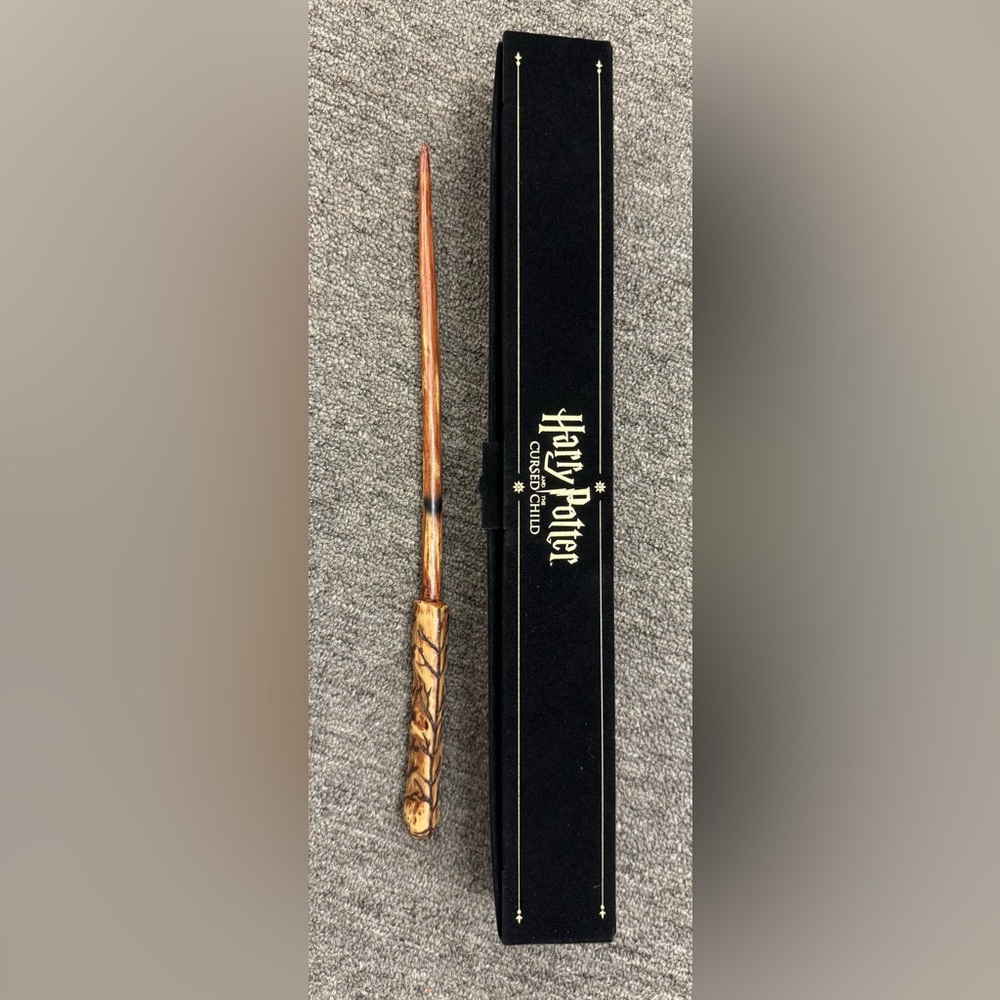 Warner Bros. Harry Potter Wand - Black and Gold